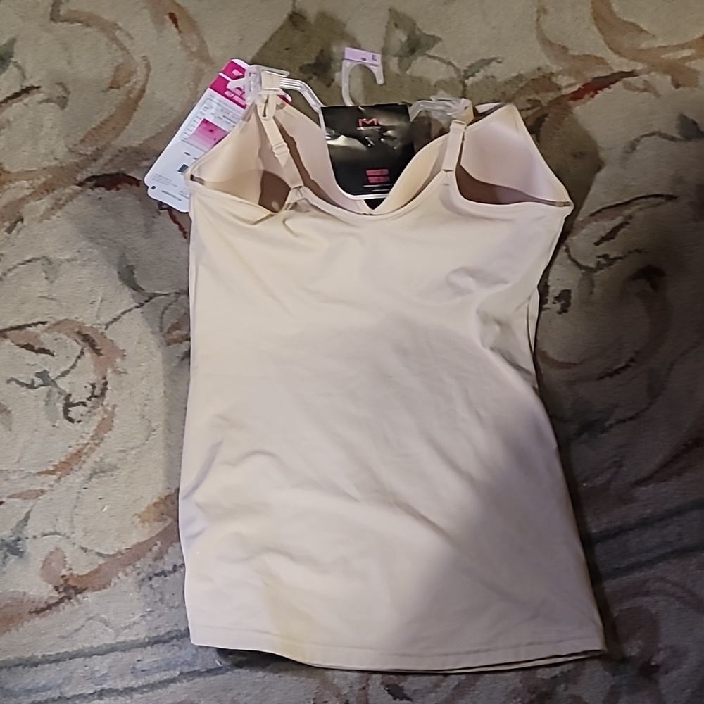 Size XL "Maidenform" Flexees wire free camisole. Shapes with cooling! - Picture 2 of 5